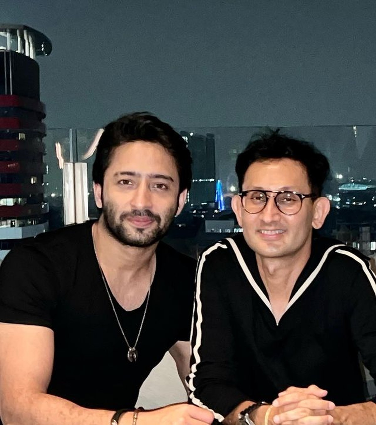 Penampilan Shaheer Sheikh datang ke Indonesia