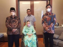 Bertemu Gibran, Istri Gus Dur Guyon soal Orang Tua Luhut Pandjaitan