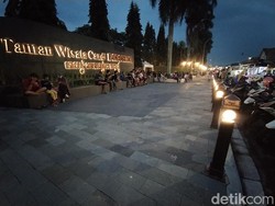 Ngabuburit di Depan Kompleks Borobudur, Ada Spot Foto Menarik Lur...
