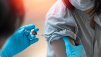 Cara Mengatasi Efek Samping Vaksin COVID-19 Booster Kedua, Bunda Perlu Tahu