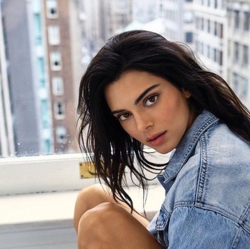 img-title Artis Juga Bisa Alami Gangguan Kecemasan, Intip 5 Tips Mengatasi Anxiety ala Kendall Jenner!