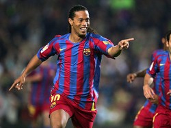 Tiba di Indonesia, Ronaldinho Dijemput Raffi Ahmad dan Rudy Salim