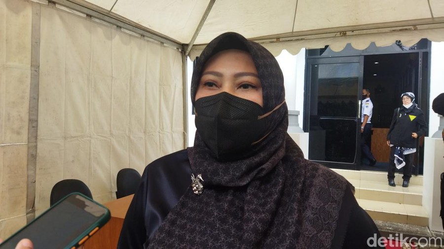 Bupati Pandeglang Irna Narulita Bupati Pandeglang Irna Narulita