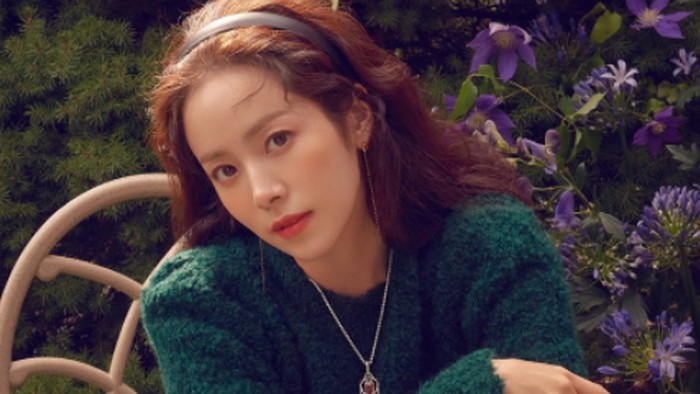 Di awal kariernya, Han Ji Min sempat memerankan tokoh Min Soo Yeon, yang versi dewasanya diperankan oleh Song Hye Kyo dalam drama berjudul All In./ foto: instagram.com/roma.emo