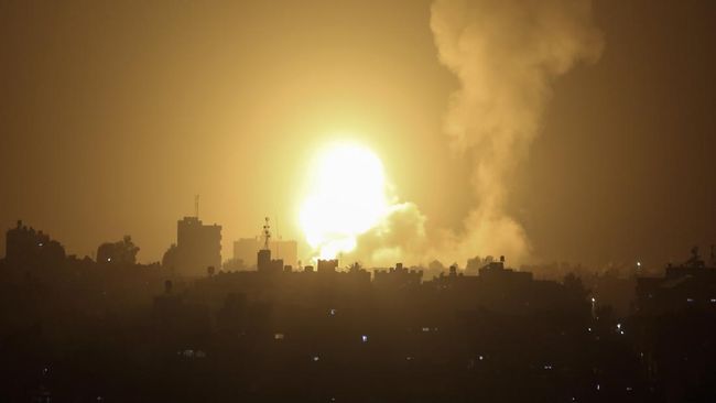 Israel meluncurkan serangan udara ke Jalur Gaza, Selasa (19/4) untuk merespons serangan roket dari wilayah Palestina kekuasaan Hamas.