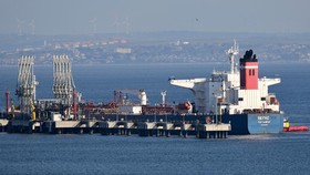 Yunani Sita Kapal Tanker Rusia Terjerat Sanksi Baru Uni Eropa