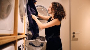 Cara Mencuci Pakaian Hitam Agar Warna Tetap Pekat dan Terlihat Baru