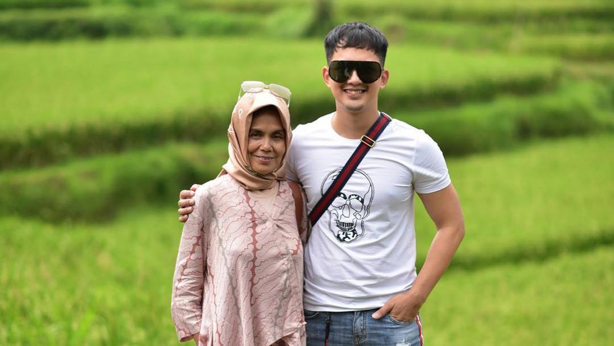 Kondisi Penyebaran Kanker Ibunda Kiki Farrel Makin Mengkhawatirkan