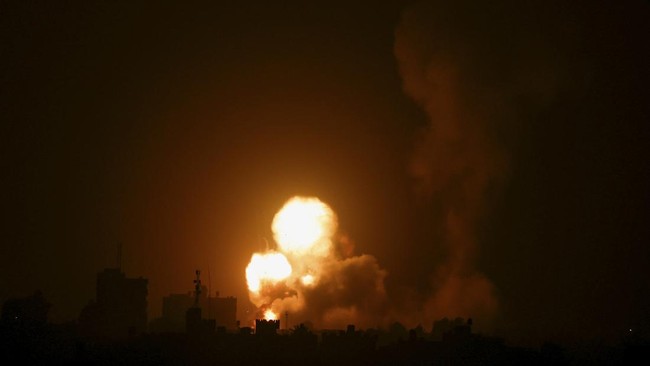 Sembilan orang tewas akibat serangan Israel ke Suriah, Rabu (27/4). Gempuran ini disebut sebagai serangan Israel paling mematikan ke Suriah sepanjang tahun ini.