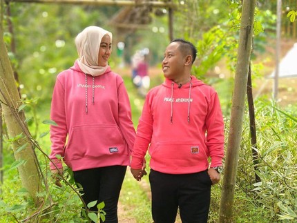 Bukan Paras Rupawan, Ini Alasan Istri Jatuh Cinta pada Komedian Narji