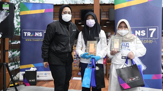 Kegiatan Ngabuburit TRANS7 Bersama Anak Yatim ini mengundang perwakilan anak yatim dari Yayasan Nurul Fajri dan Yayasan Istana Mutiara Harapan.