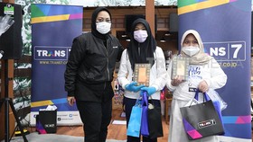 TRANS7 Gelar Ngabuburit dengan Anak Yatim di Trans Snow World