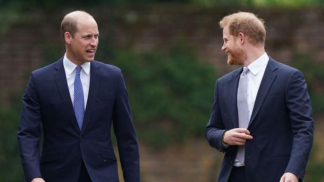 Pangeran Harry disebut ingin melibatkan mediator (penengah) untuk memperbaiki hubungannya dengan Pangeran William.