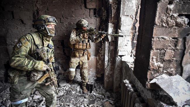 Rusia menyebut ada puluhan tentara Ukraina yang menyerahkan diri dibawa ke rumah sakit lantaran terluka parah.