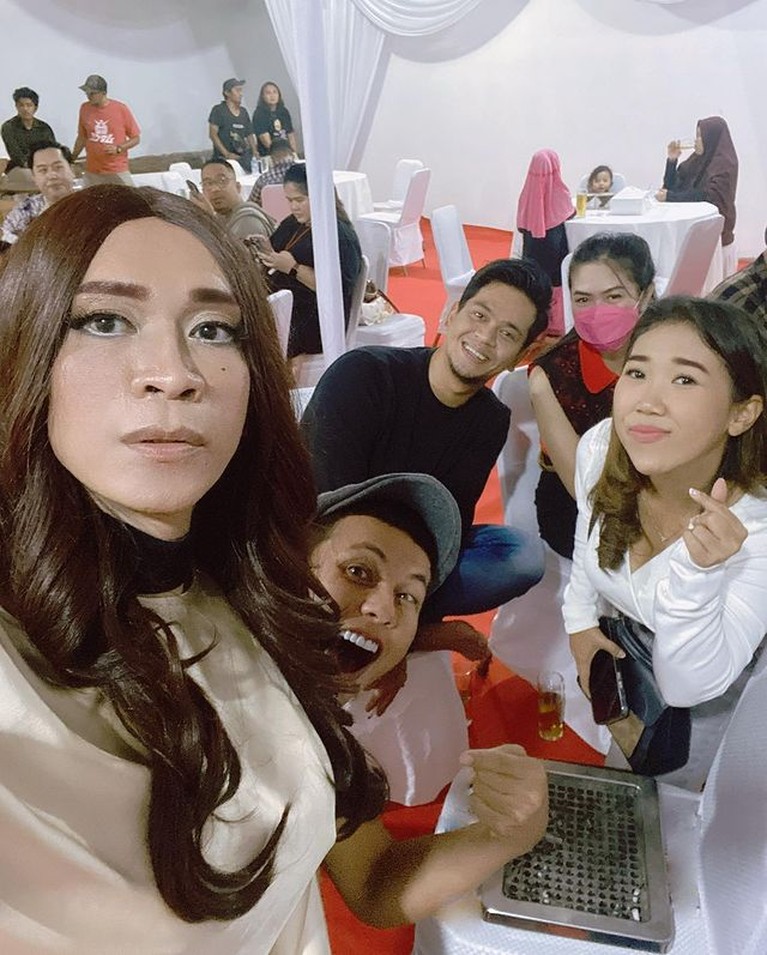 Penampilan Aming Hadiri Anniversary Wendy Cagur, Penampilan Aming Dibilang Mirip Melly Goeslaw