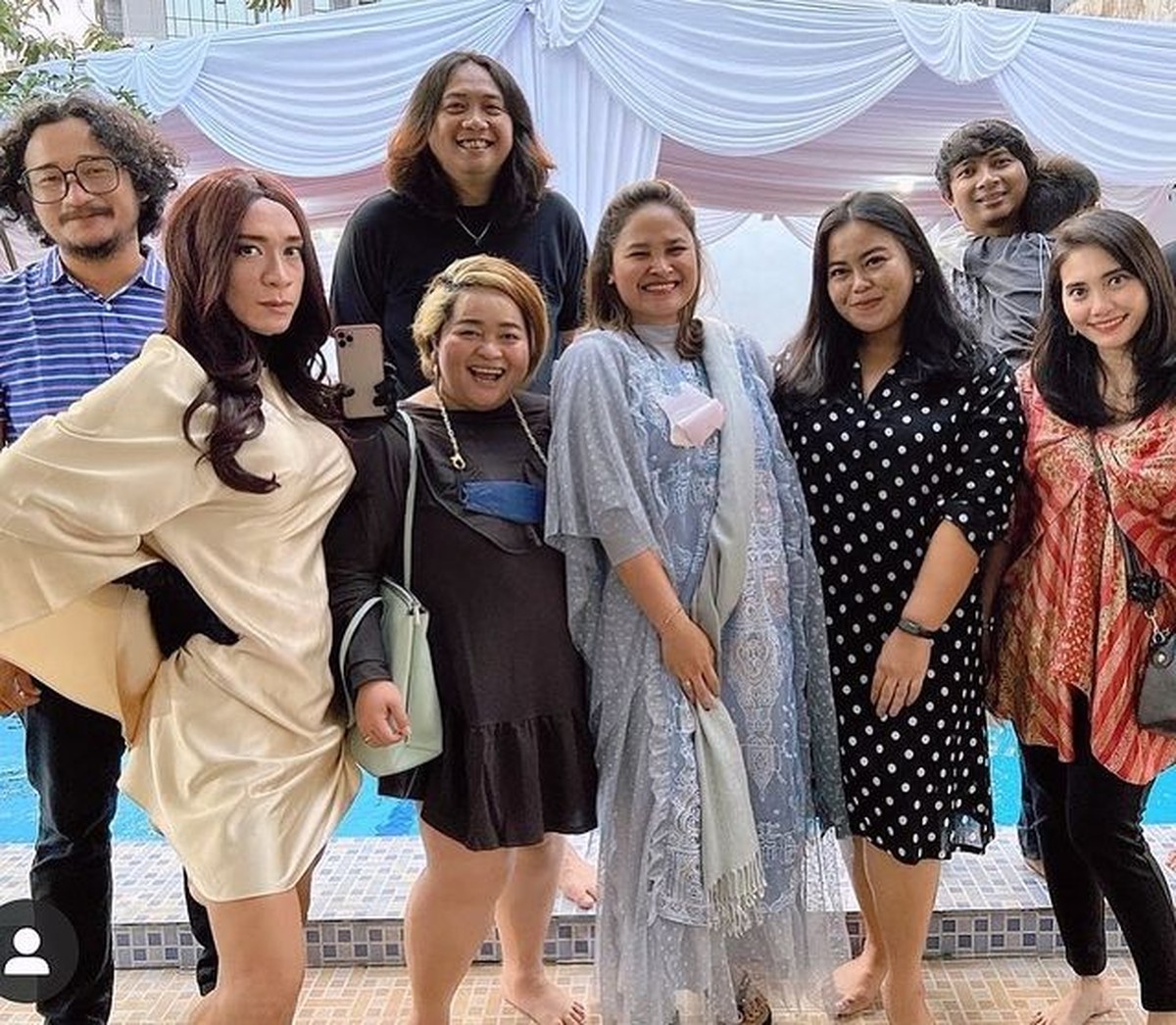 Hadiri Anniversary Wendy Cagur&comma; Penampilan Aming Dibilang Mirip Melly Goeslaw