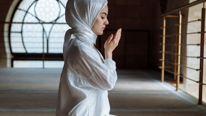 5 Ciri Orang yang Mendapatkan Malam Lailatul Qadar, Salah Satunya Merasa Lebih Tenang