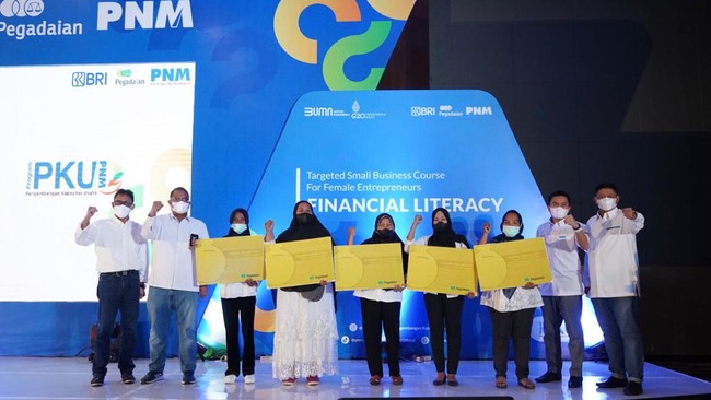 PNM bekerja sama dengan BRI dan Pegadaian menyelenggarakan pelatihan literasi keuangan kepada 23 ribu nasabah PNM Mekaar di Medan.
