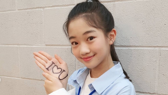 Punya popularitas dan kemampuan luar biasa, tidak sedikit yang berharap Haeun bisa debut sebagai idol K-Pop. Bahkan Kai 'EXO' pernah menyarankan ia untuk mengikuti audisi SM Entertainment./ foto: instagram.com/awesomehaeun
