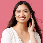 Rutinitas Skincare Terbaik Buat Perempuan Usia 20-an, Begini Kata Ahli Kulit!