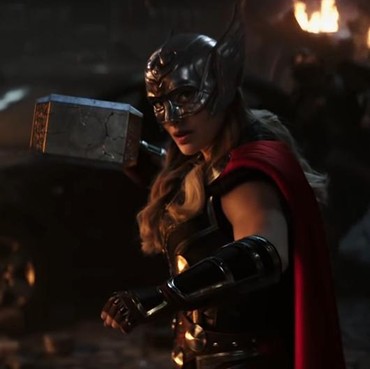 Mungkinkah Mighty Thor Bakal Crossover dengan Captain Marvel?