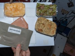 Apa Makanan Para Astronaut di Luar Angkasa? Ini Daftar Menunya
