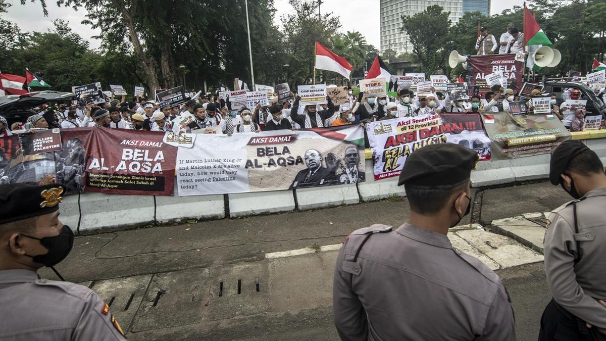 FOTO: Aksi Bela Al Aqsa Geruduk Kedubes AS di Jakarta