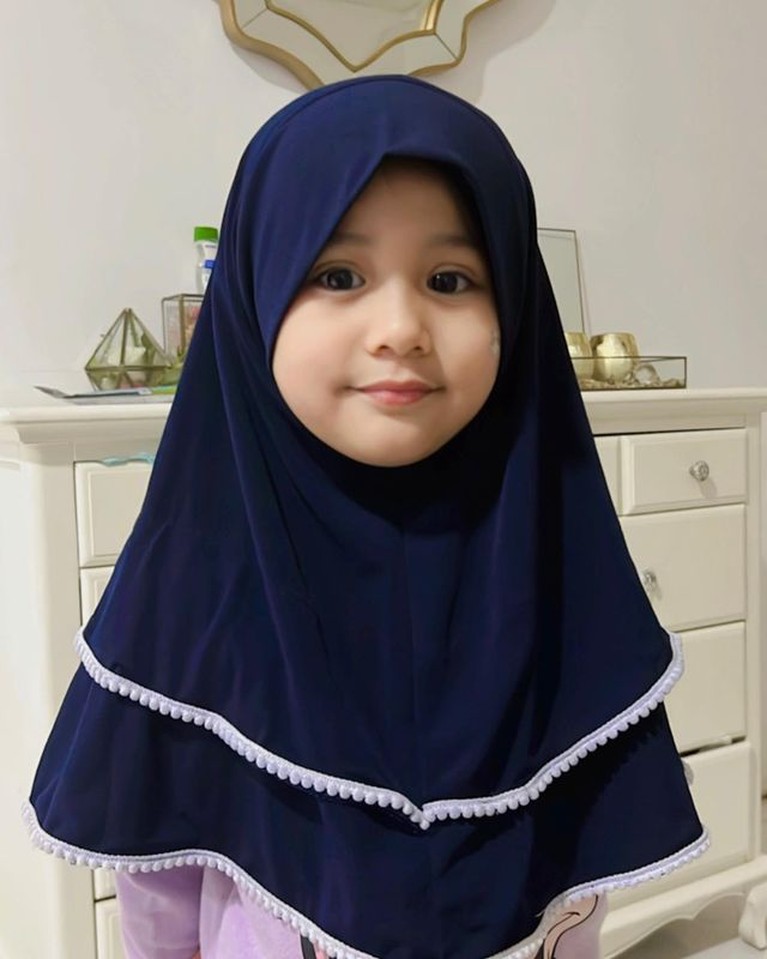 Anak Artis yang Pakai Hijab