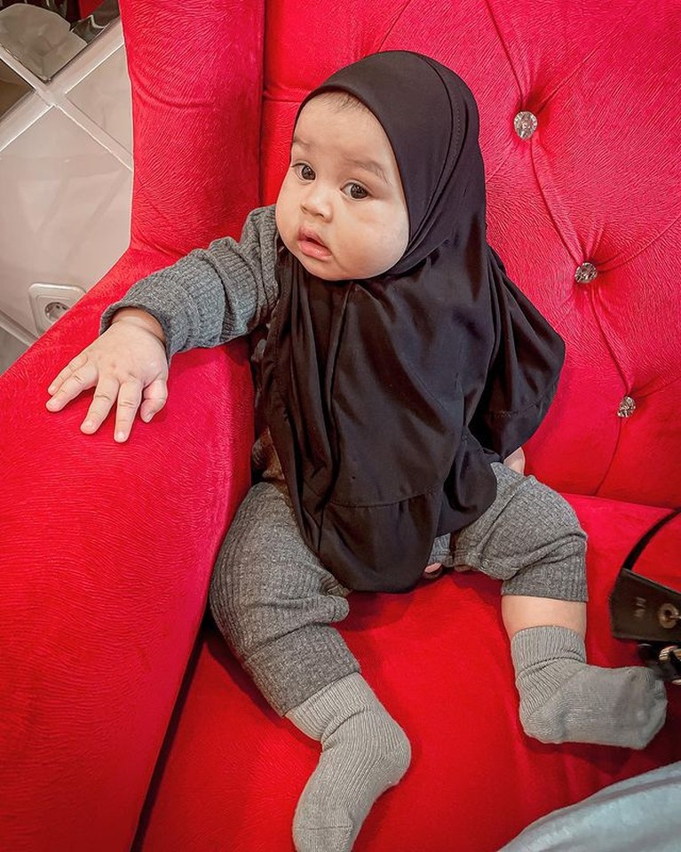 Anak Artis yang Pakai Hijab