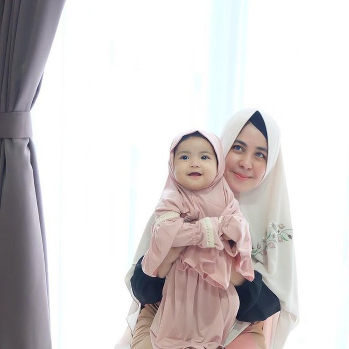 Anak Artis yang Pakai Hijab