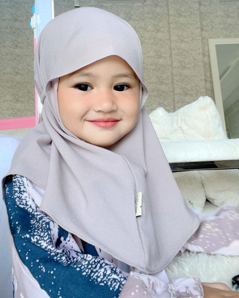 Anak Artis yang Pakai Hijab Anak Artis yang Pakai Hijab