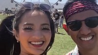 <p>Sabrina Anggraini dan Belva Devara ternyata turut hadir di festival musik Coachella nih, Bunda. (Foto: Instagram @sabrinaanggraini dan @belvadevara) <br /><br /><br /></p>