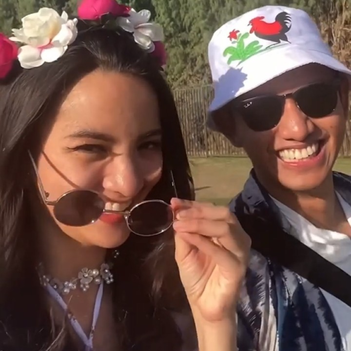 <p>Acaranya digelar pada 15-17 April dan 22-24 April 2022. Ada sederet penyanyi dunia yang menjadi pengisi, termasuk beberapa musisi asal Tanah Air. (Foto: Instagram @sabrinaanggraini dan @belvadevara) <br /><br /><br /></p>