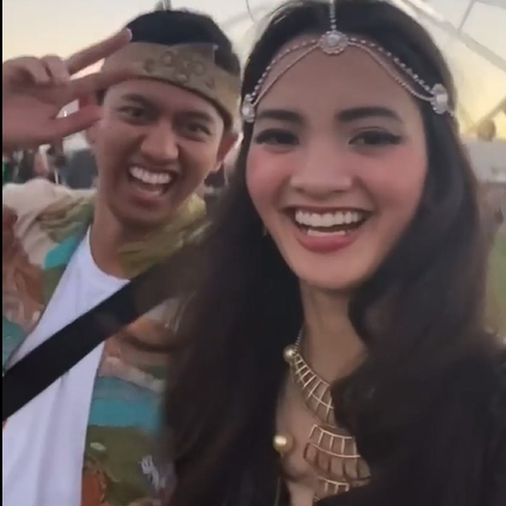<p>Di tahun ini, ada dua penyanyi tanah air yang tampil, mereka adalah Niki Zefanya dan Rich Brian. (Foto: Instagram @sabrinaanggraini dan @belvadevara)<br /><br /><br /></p>