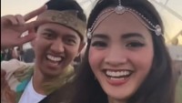 <p>Di tahun ini, ada dua penyanyi tanah air yang tampil, mereka adalah Niki Zefanya dan Rich Brian. (Foto: Instagram @sabrinaanggraini dan @belvadevara)<br /><br /><br /></p>
