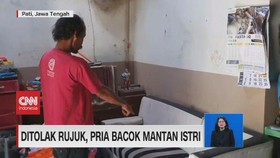 VIDEO: Ditolak Rujuk, Pria Bacok Mantan Istri