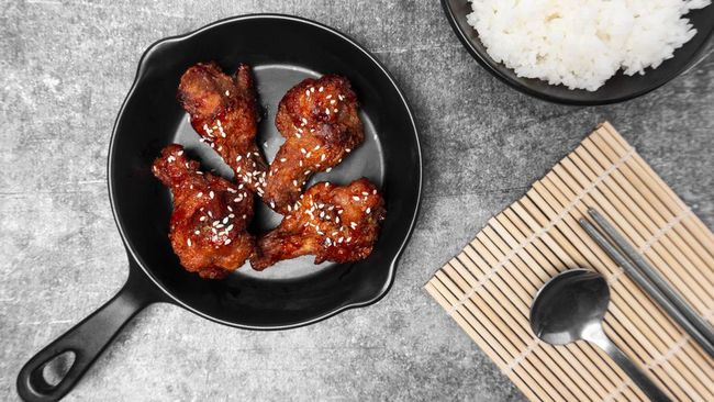 Bulgogi merupakan makanan Korea dari daging sapi. Kali ini, Anda bisa membuatnya dengan ayam. Berikut resep praktis sahur: ayam bulgogi 3 bahan.