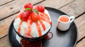Resep Praktis Buka Puasa: Stroberi Bingsu