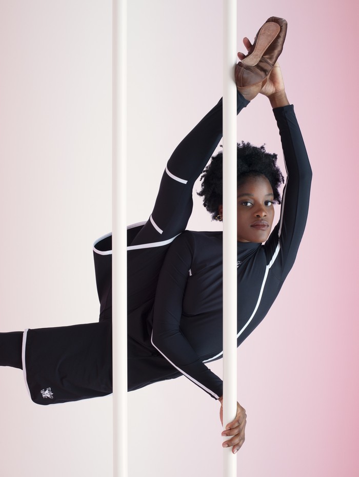 Ingrid Silva merupakan penari balet dan salah satu tokoh berpengaruh di Brazil pilihan Forbes pada 2021. Tergabung di Dance Theatre of Harlem, Ingrid aktif menyuarakan akan pentingnya diversity di dunia seni Balet. Foto: Courtesy of Dior