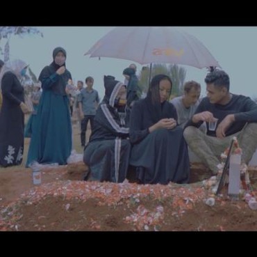 Ajak Pacar Ziarah ke Makam Ibunda, Kalina Oktarani Bantah Minta Restu Menikah