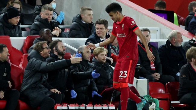 Luis Diaz sukses menembus tim inti Liverpool dan kini jadi rekan Mohamed Salah dan Sadio Mane di lini depan.
