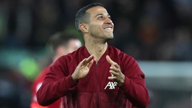 Viral Video Thiago Unjuk Skill Dewa Sebelum Hajar Man Utd