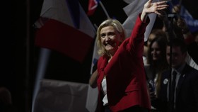 Marine Le Pen, Capres Prancis dari Sayap Kanan yang Mau Larang Hijab