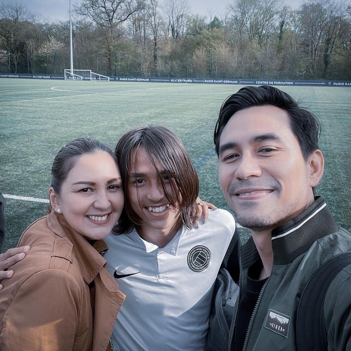 <p>Saat bertemu dengan sang anak, Darius mengaku kalau Lionel kini sudah semakin tinggi dari waktu terakhir mereka bertemu, Bunda. (Foto: Instagram: @darius_sinathrya)</p>