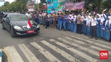 Viral Ambulans Disetop Matikan Sirene Saat Rombongan Jokowi Lewat