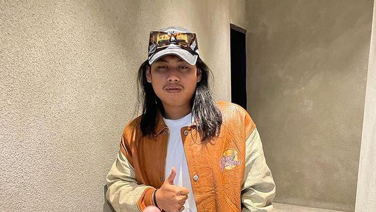 Pria yang diduga dicium oleh Jefri Nichol