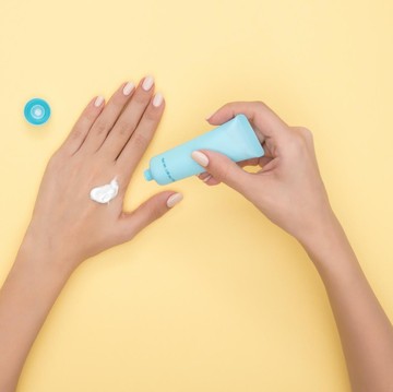 img-title Rangkaian Skincare Pagi yang Bisa Kamu Aplikasikan Setelah Sahur dan Salat Subuh