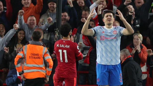 Kapten Harry Maguire membuat sejumlah kesalahan dalam bermain ketika Liverpool menang telak 4-0 atas Manchester United, Rabu (20/4) dini hari WIB.