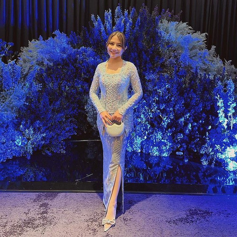 Artis Pakai Kebaya Artis Pakai Kebaya