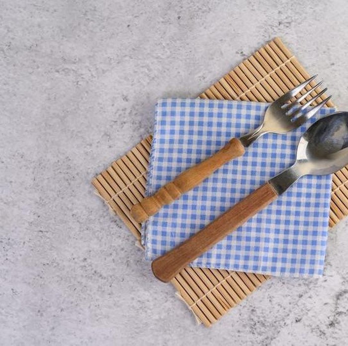 Bawa alat makan, kurangi sendok garpu plastik/Freepik/Jcomp